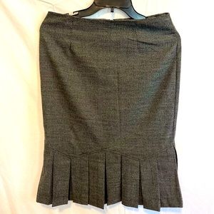Gray pencil skirt